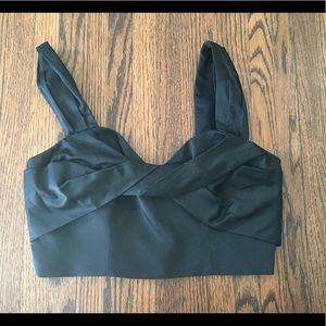 Aritzia - Babaton 101 crop top